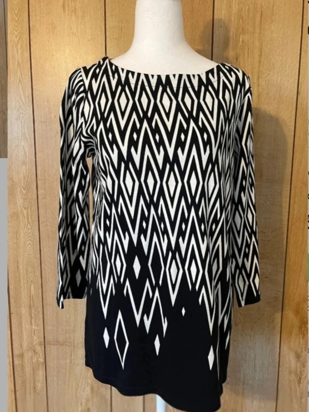 Rafaella tunic. Black and white geometric print, size M
